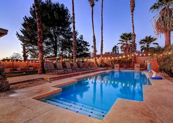 8 Large Bedrooms Billiards Firepit Phoenix